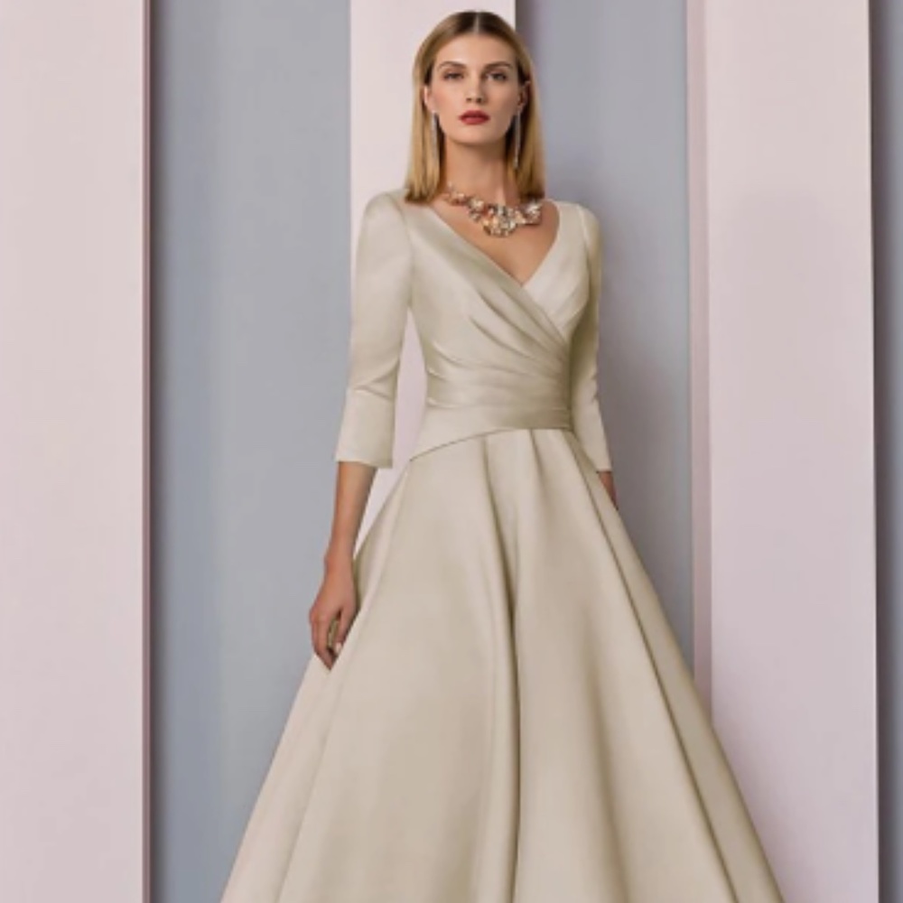 A-Line Mother of The Bride Dress In Cream
